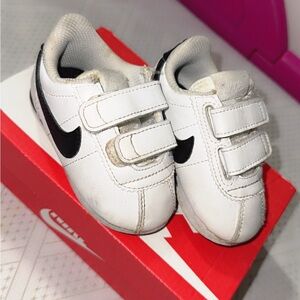 Nike Cortez boys size 5c